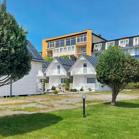 2 Bedroom Beautiful In Holiday home *