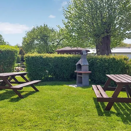 2 Bedroom Beautiful In Holiday home