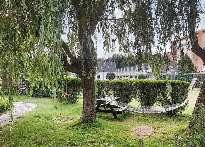 2 Bedroom Beautiful In Dom wakacyjny Darłówko